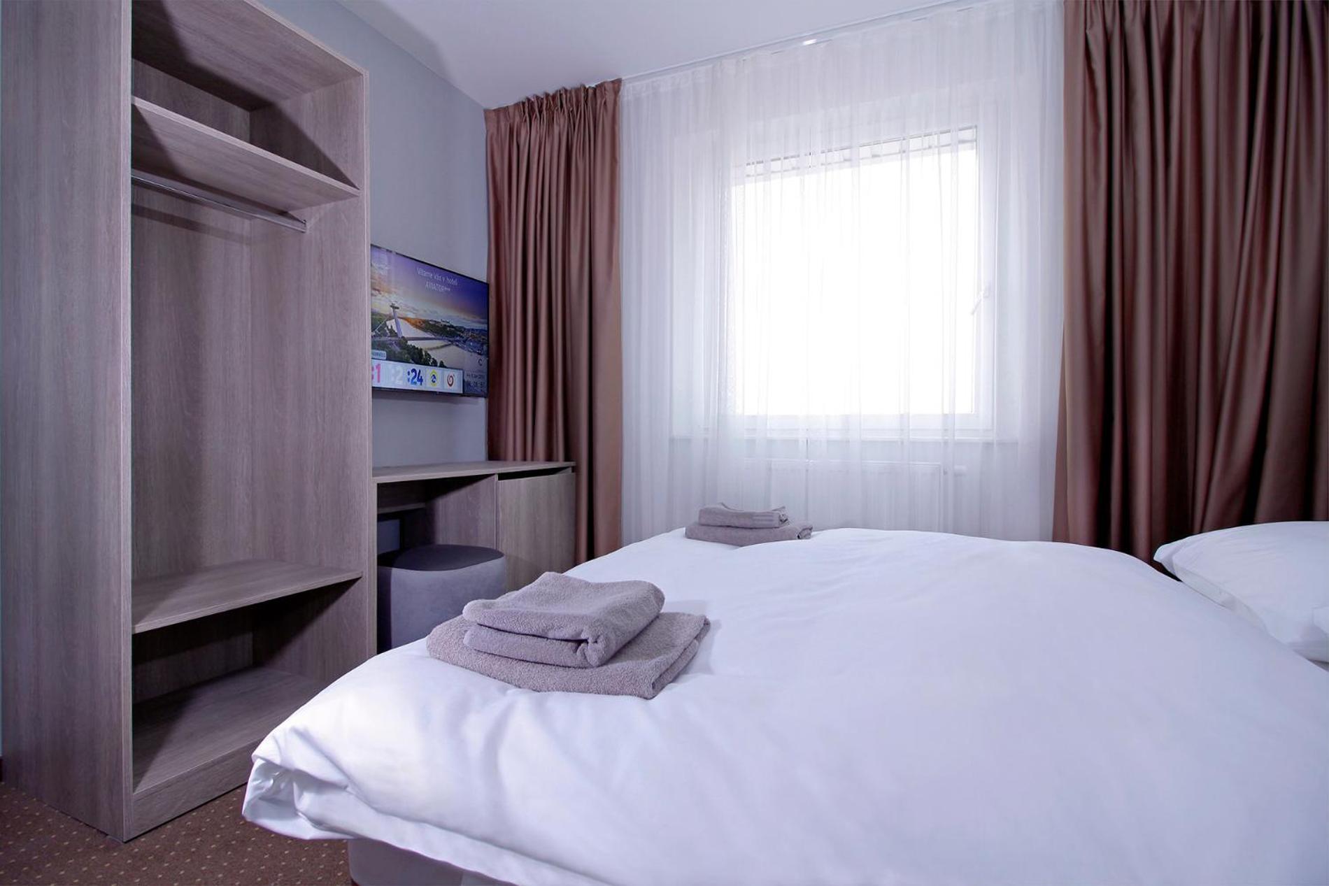 Aviator Garni Hotel Bratislava Esterno foto