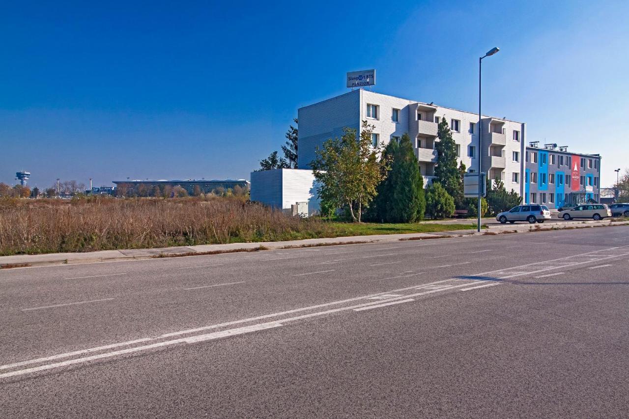 Aviator Garni Hotel Bratislava Esterno foto