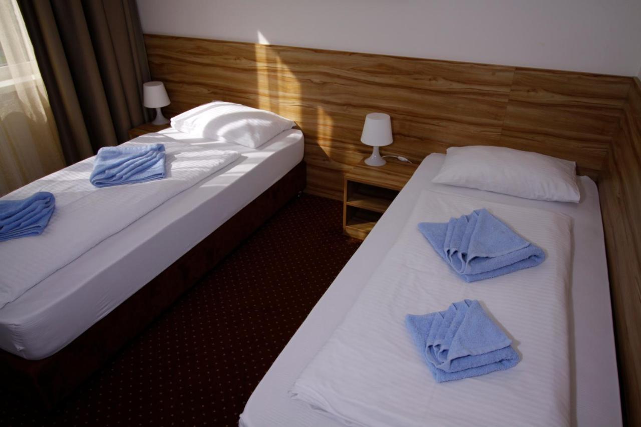 Aviator Garni Hotel Bratislava Esterno foto